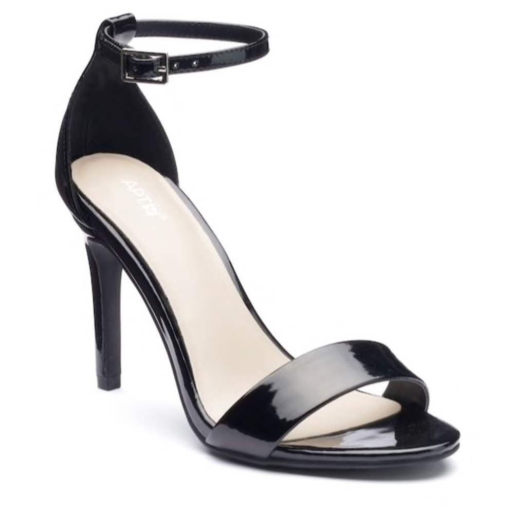 ➕Black patent career leather heels
